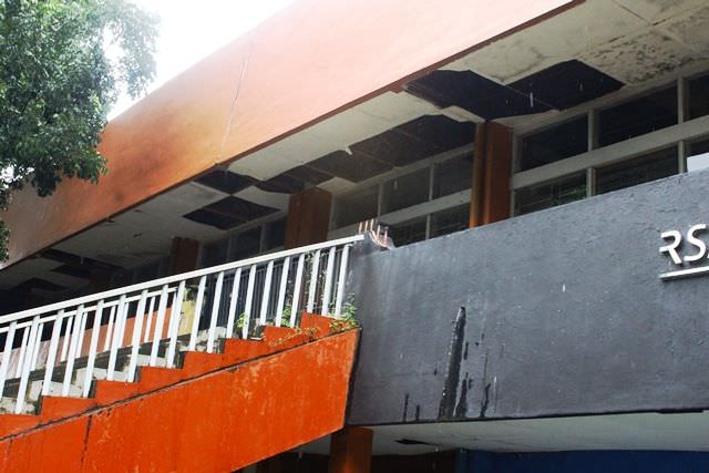 plafon-gedung-juang-45-ambrol