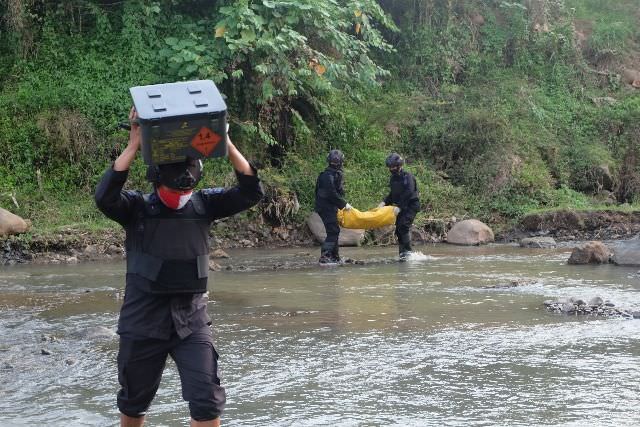 tim-penjinak-bom-amankan-mortir-perang-dunia