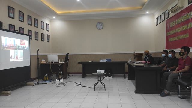 uang-habis-nekat-gadaikan-mobil-rental
