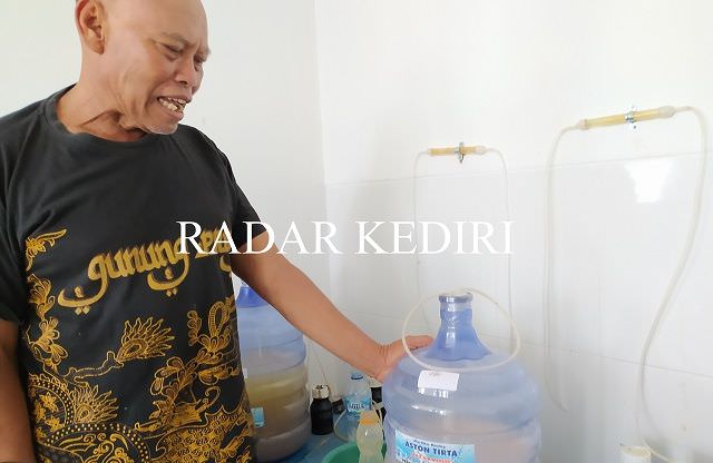 zaini-warga-kediri-yang-pelopori-agens-hayati-untuk-kendalikan-hama