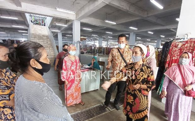 dewan-sidak-pasar-setobetek-parkir-semrawut-tidak-ramah-disabilitas