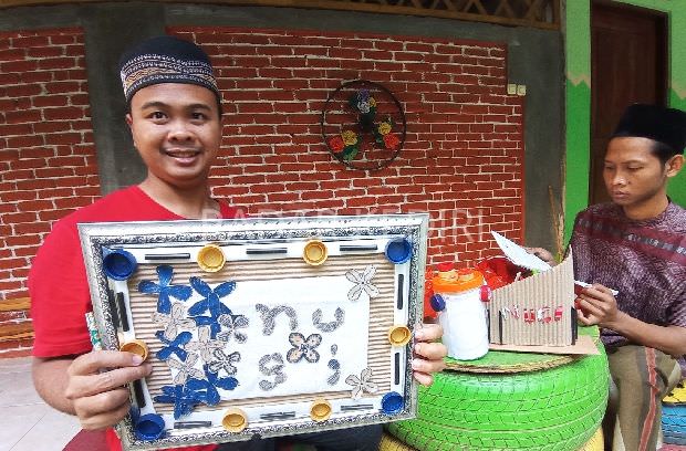 nugi-warga-kediri-yang-tetap-berkarya-di-tengah-keterbatasan