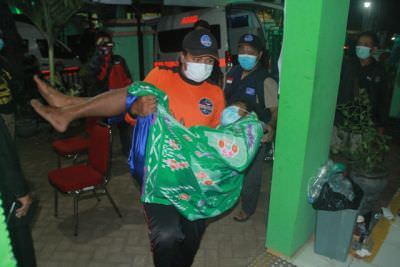 pengungsi-longsor-di-ngetos-keracunan-mi-ayam-positif-berformalin