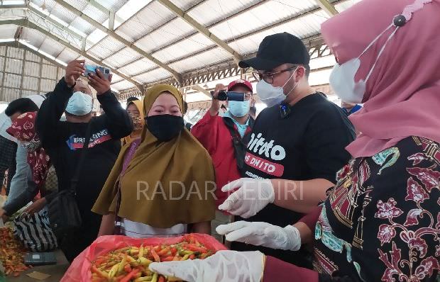 harga-cabai-meroket-bupati-kediri-sidak-pasar-induk