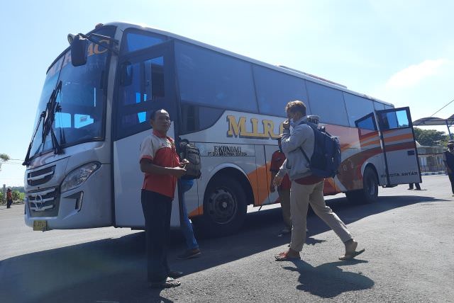 libur-panjang-penumpang-bus-naik-seribu-orang