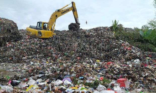 tiap-hari-tampung-75-ton-sampah-tpa-sekoto-overload