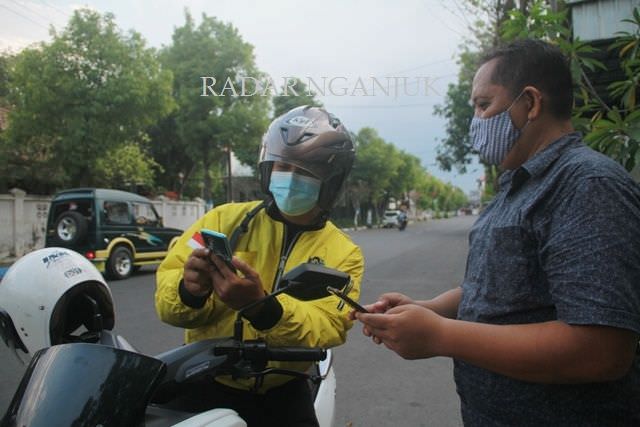 heeh-jek-di-tengah-gempuran-ojek-daring-multinasional