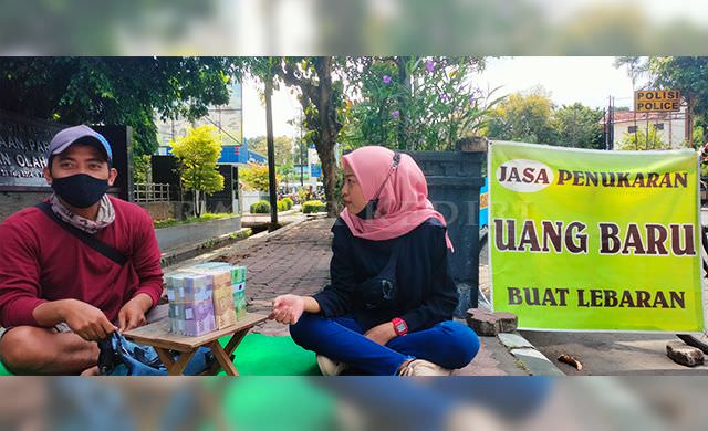 omzet-jasa-tukar-uang-lebaran-turun