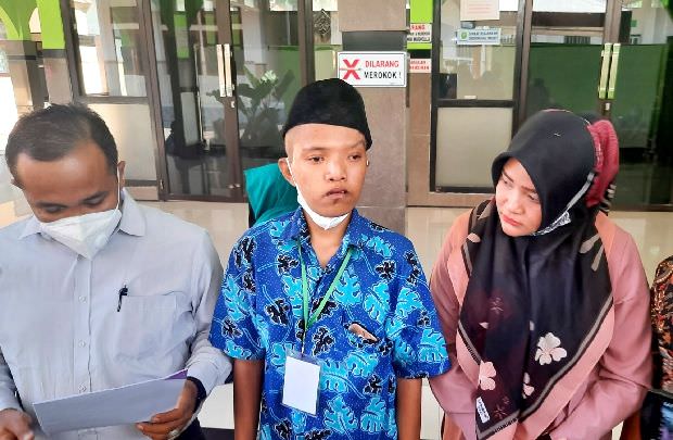 haru-sidang-pergantian-identitas-ani-khasanah-jadi-anang-soetomo