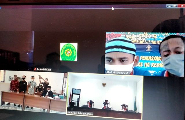 pacar-diejek-main-keroyok-pemuda-asal-semampir-disidang