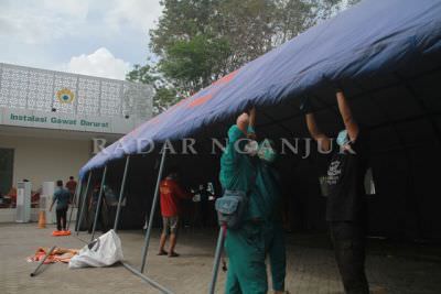 rsud-nganjuk-dirikan-tenda-darurat-ternyata-ini-alasannya