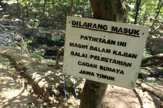 wadoek-ngesong-dan-kawah-yang-misterius-di-gunung-klotok