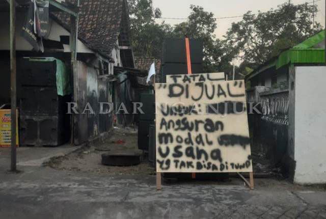 gelar-aksi-dengan-jual-sound-system-di-tepi-jalan