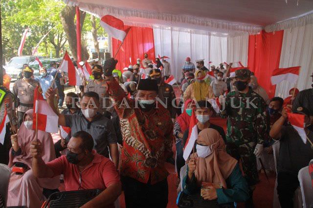 kang-marhaen-terima-kunjungan-panglima-tni-di-puskesmas-sukomoro
