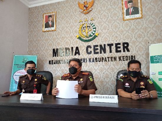 plt-kepala-dinas-kominfo-kediri-jadi-tersangka-ini-kasusnya