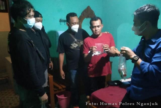 tangkap-pengedar-ss-di-hotel-gerung