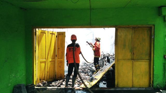 rumah-di-daerah-pesantren-terbakar-korban-terpaksa-mengungsi