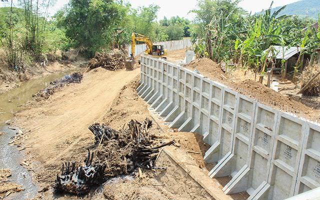 cegah-banjir-kebut-realisasi-parapet-kali-putih