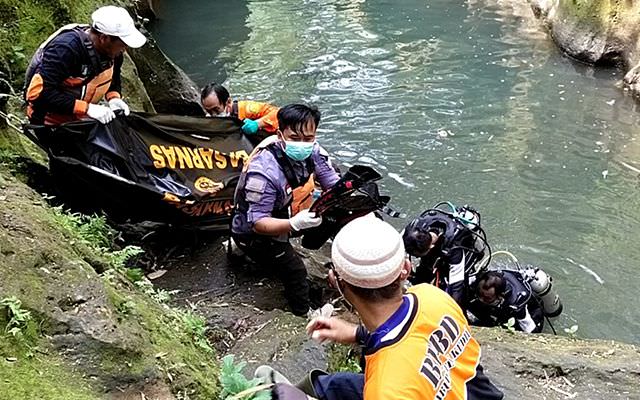 jenazah-ditemukan-di-dasar-kedung-kalibiru