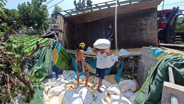 tabrakan-dua-truk-raksasa-di-papar-satu-tewas-di-tempat