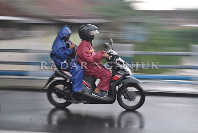 puting-beliung-mengintai-kota-angin