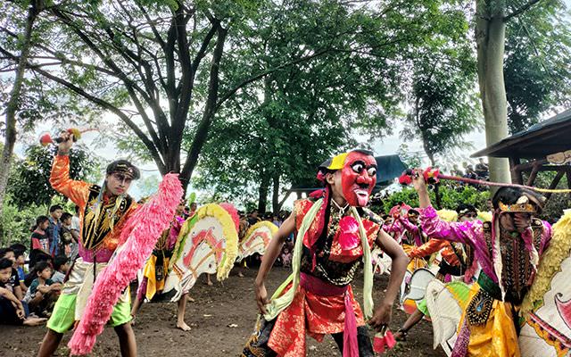 supanto-dan-upayanya-membuat-tari-kuda-lumping-berciri-khas-kediri