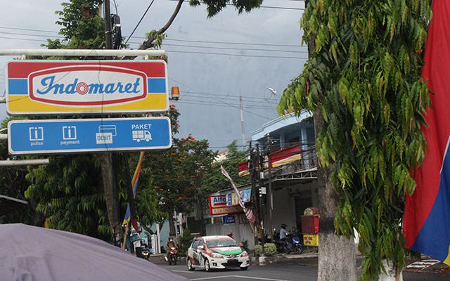 tak-pakai-logo-toko-modern-di-kediri-menyaru-dengan-nama-berbeda