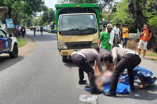 berbelok-beat-ditabrak-truk-di-patianrowo