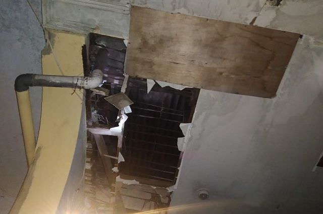 korsleting-plafon-hotel-amanda-di-pare-terbakar