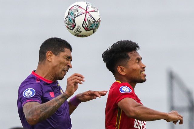 pemain-persik-kediri-dionatan-machado-kerja-keras-di-latihan