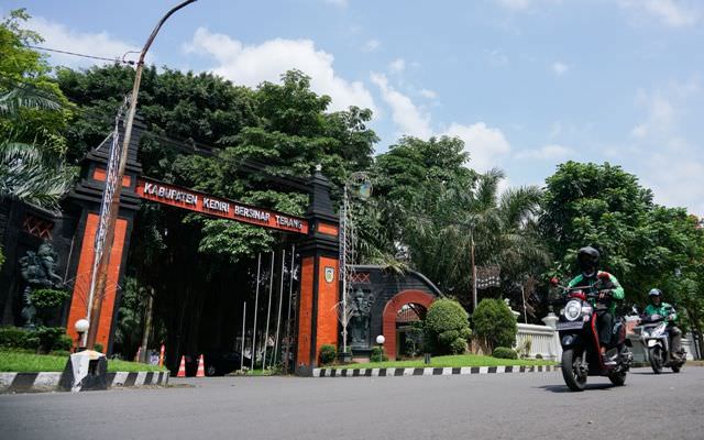 alun-alun-tempat-bertemu-pemimpin-dan-rakyat