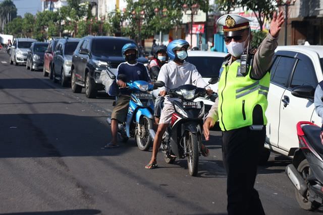 melihat-uji-coba-perubahan-arus-lalu-lintas-di-kota-angin
