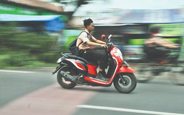 ngebut-tanpa-memakai-helm