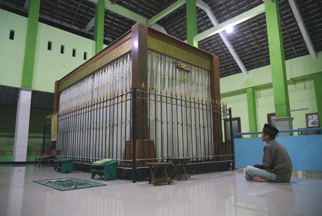makam-dipindah-dari-mrican-karena-pemikiran-para-kiai