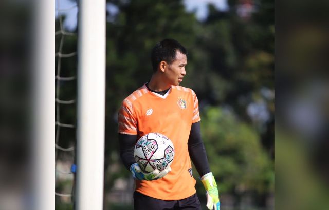 PALING SENIOR: Dikri Yusron, salah satu penjaga gawang yang bakal menjadi pelindung di bawah mistar Persik. (Instagram dikriyusronafafa)