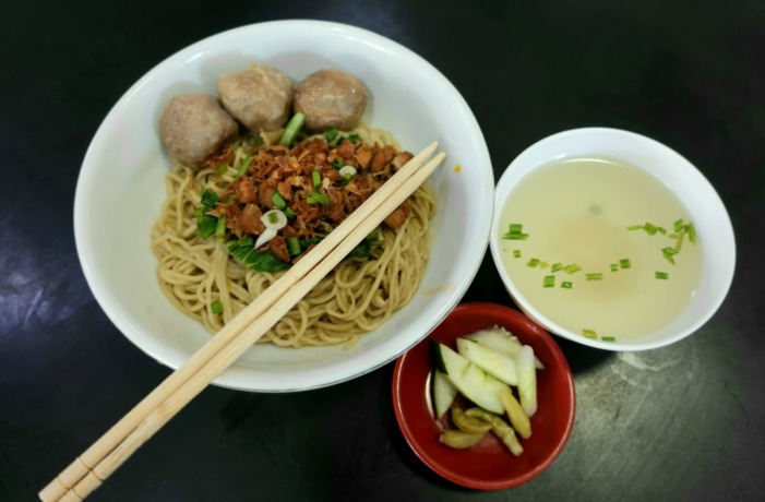MAKANAN SEHAT: Salah satu menu di Mirasa 2, mi  bakso ayam.