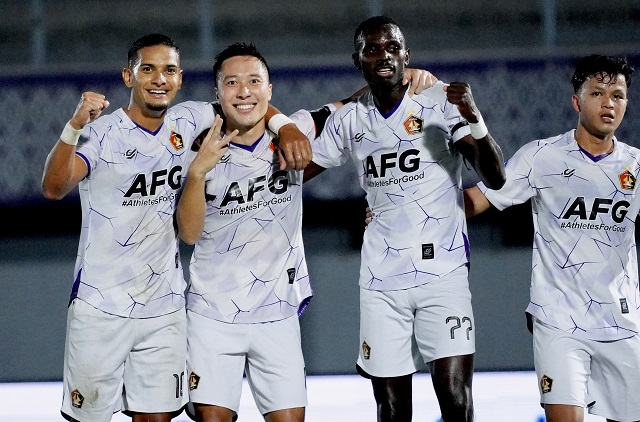 BELUM TERBENDUNG: Pemain Persik Kediri merayakan gol ke gawang Dewa United, Kamis (30/3). (Foto: Persik Official For JPRK)