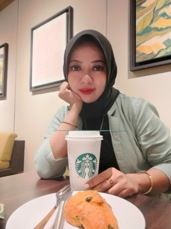 Owner Harika Skin Beauty Sari Gunawan.