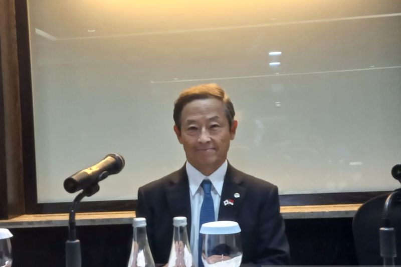 Sekretaris Pers untuk Kaisar Jepang Kojiro Shiojiri dalam arahan pers di Jakarta, Senin (19/6/2023).