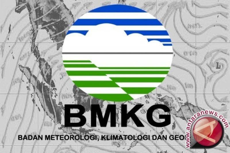 Badan Meteorologi, Klimatologi dan Geofisika (BMKG) menyatakan hujan lebat dengan kecepatan lebih dari 50 milimeter berpotensi menerjang beberapa wilayah di Indonesia, Senin (3/7/2023).&nbsp;
