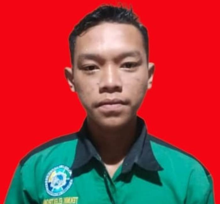 MEMBANGGAKAN: M Farel Daniyu, siswa jurusan teknik elektronika industri SMKN 3 Bondowoso. Dia lolos beasiswa ke perguruan tinggi di Tianjin, Tiongkok.