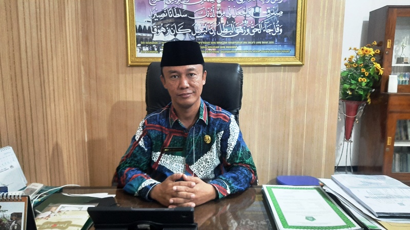 BERI IMBAUAN: Kepala Kemenag Bondowoso Moh. Ali Masyhur.