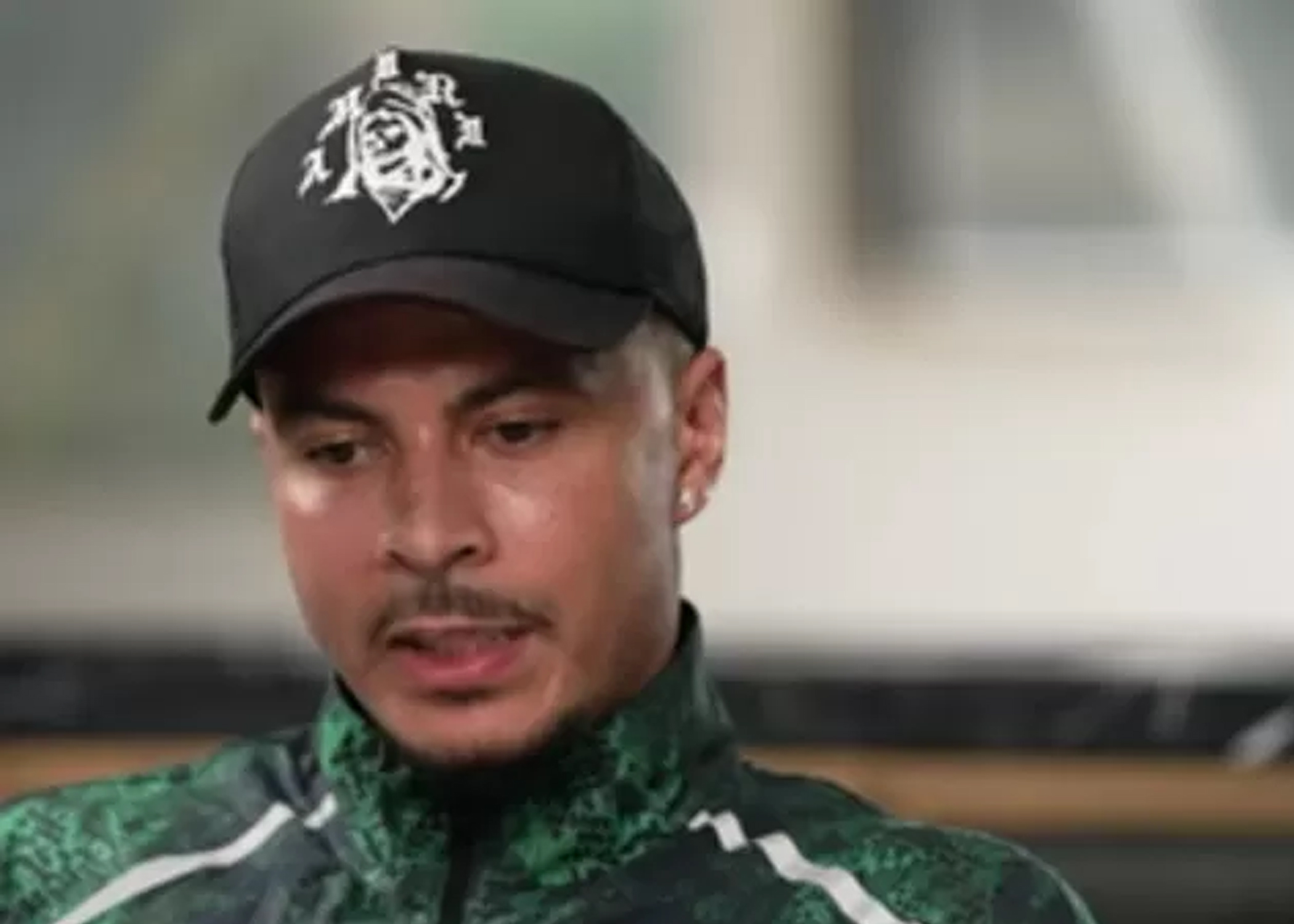 Dele Alli ketika diwawancarai Gary Neville.