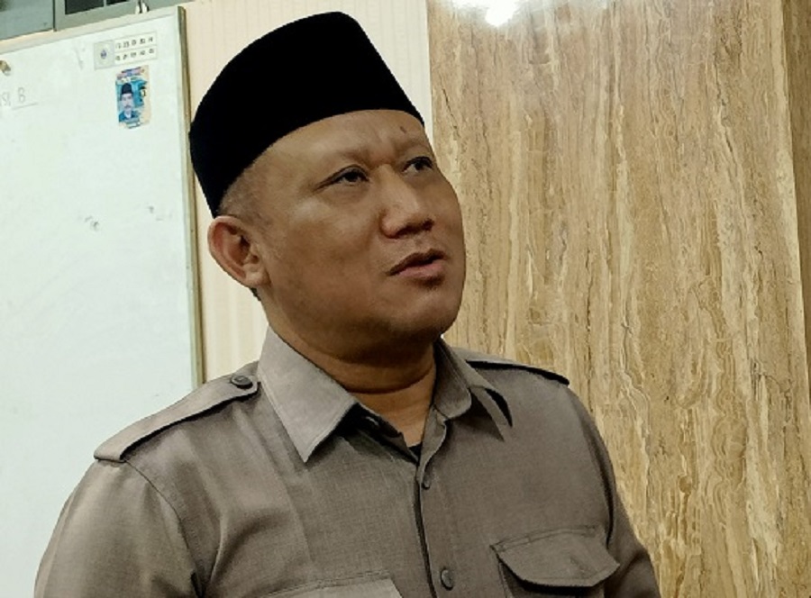 "Ini masalah prioritas saja. Mudah-mudahan Komisi B lainnya berkomitmen sama, tidak mendorong pabriknya. Namun, mendorong ke arah mengedukasi dahulu."  NYOMAN ARIBOWO,&nbsp;Anggota Komisi B DPRD Jember