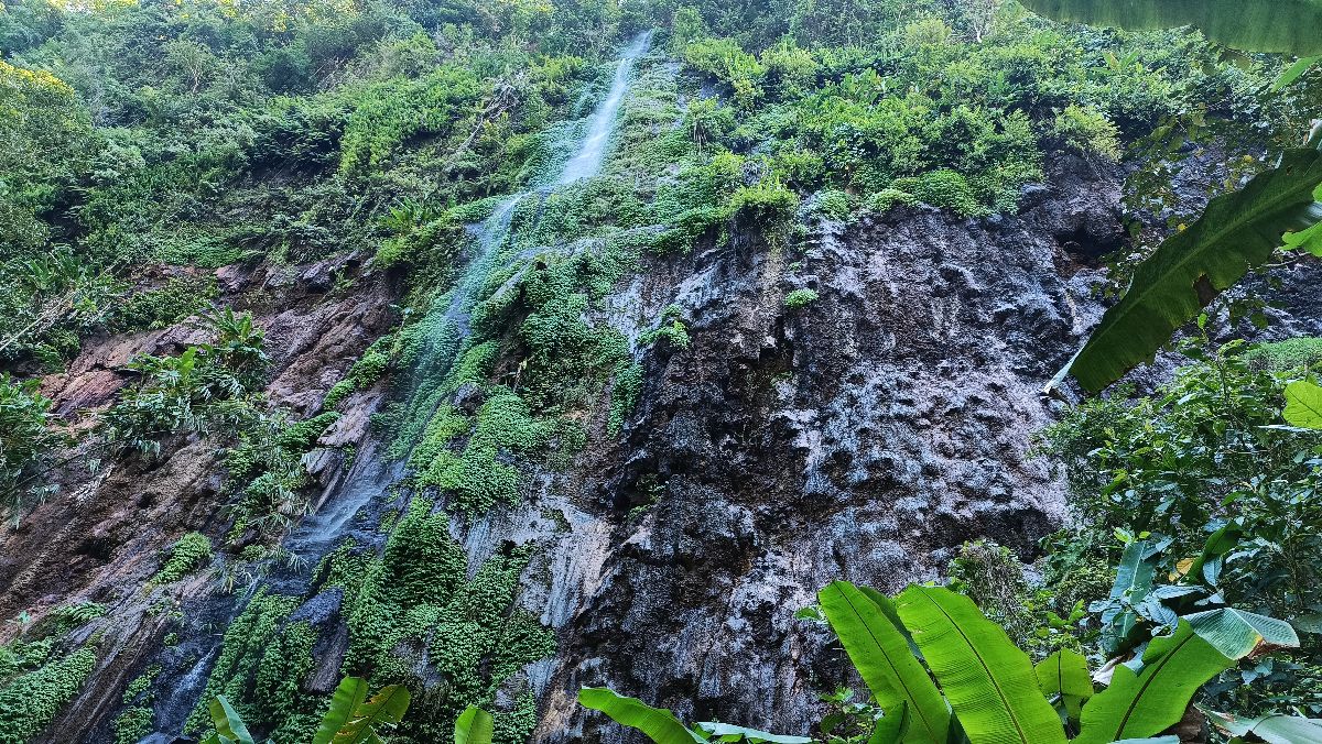 Air Terjun Kapas Biru