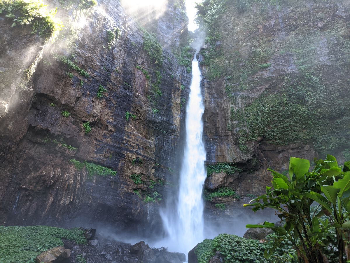 Air Terjun Kapas Biru