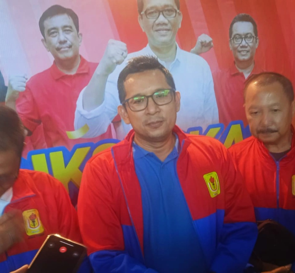 BERIKAN KOMENTAR: Kepala Dispora Jatim M. Ali Kuncoro saat menghadiri acara Pekan Olahraga Mahasiswa Provinsi (Pomprov) Jatim di Jember, pekan lalu.