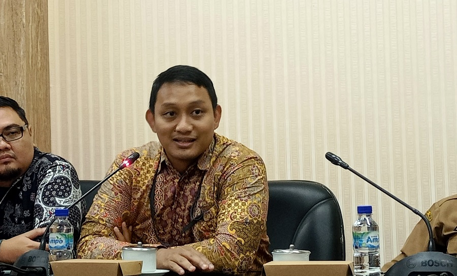 "Kita mendorong masyarakat, jika mengetahui ada lembaga yang tidak berizin itu, laporkan saja ke kami. Supaya bisa ditindaklanjuti."  ADITIA SOELAKSONO,&nbsp;Kasubbag Pengawasan dan Pasar Modal OJK  Jember