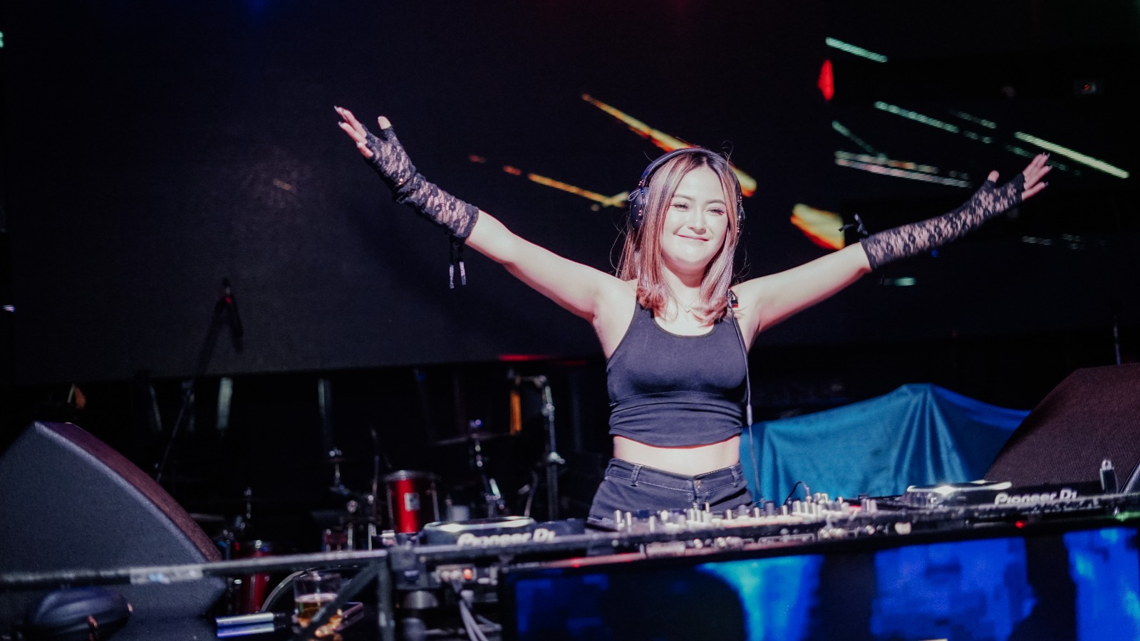 Rica Rey, Model Cantik yang Lihai nge-DJ