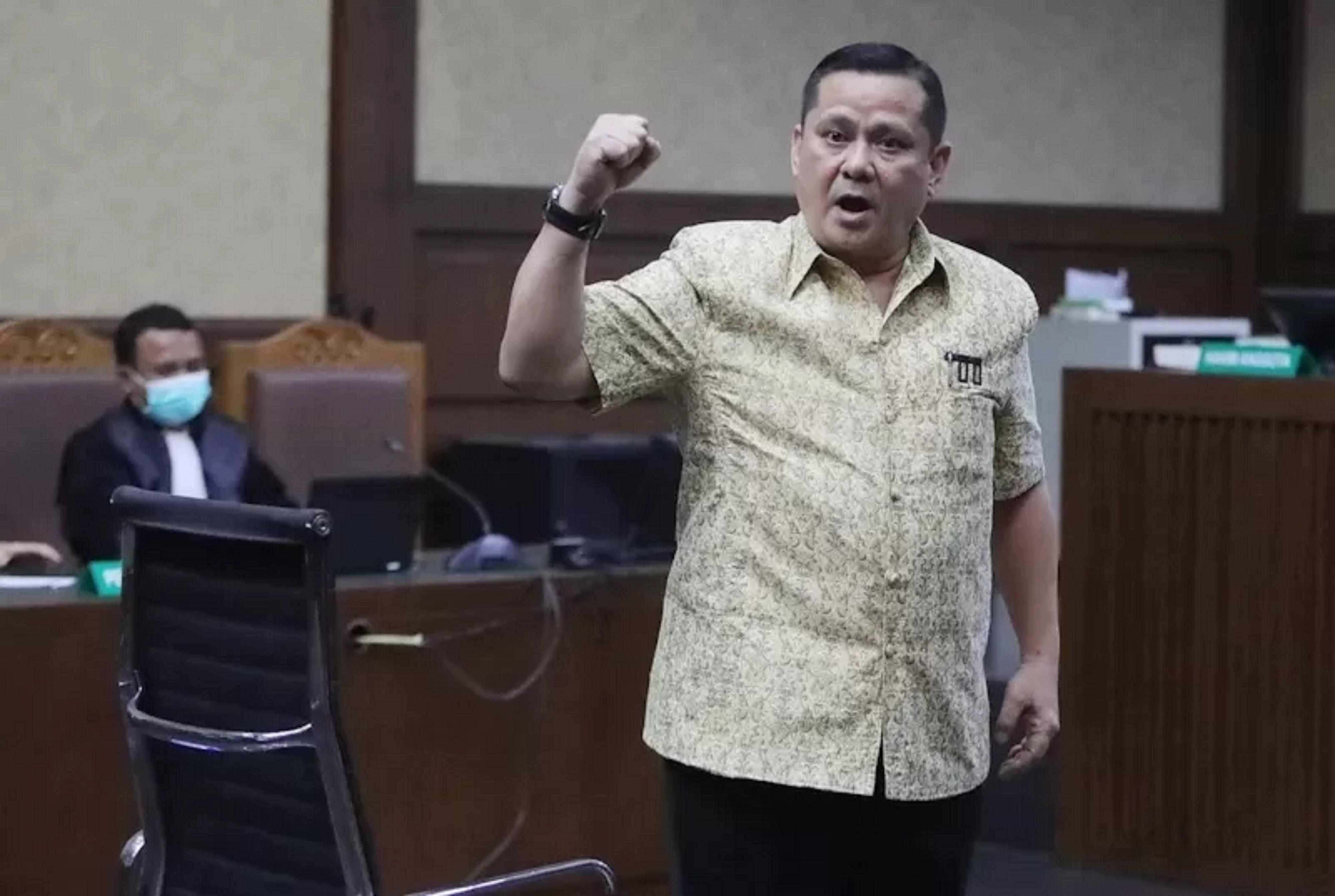 : Irjen Napoleon Bonaparte terjerat kasus suap Rp 7,2 miliar selamat dari sanksi pemberhentian tidak dengan hormat (PTDH).